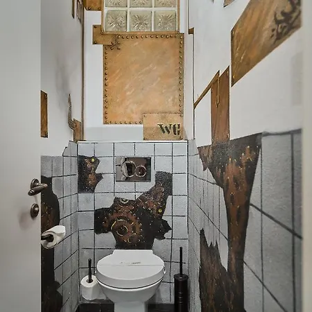 Topside Apartament *